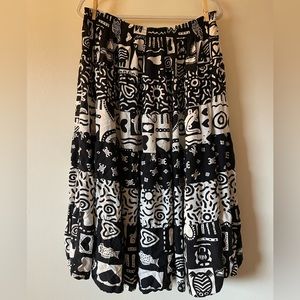 Vintage black and white jungle print midi skirt. 1X